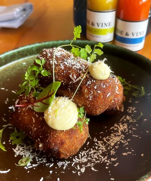 Carousel Image_0006_A391EBA8-6306-402F-AE52-FBD2C236A5B3